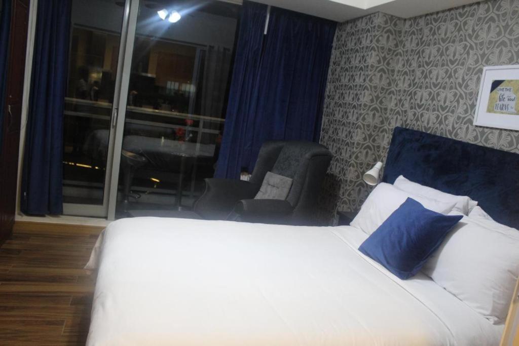 Azure Urban Resort A3 Near Airport Mall With Balcony Wavepool Manila Eksteriør billede
