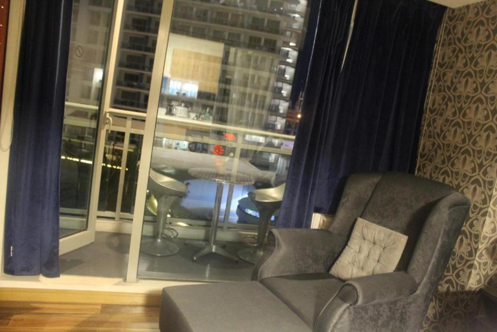 Azure Urban Resort A3 Near Airport Mall With Balcony Wavepool Manila Eksteriør billede